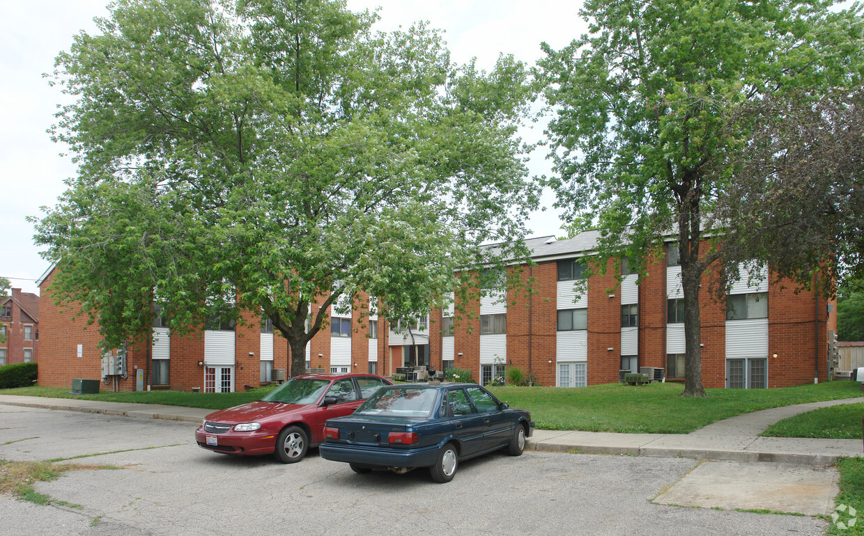 Foto del edificio - Bryden Road Plaza Apartments