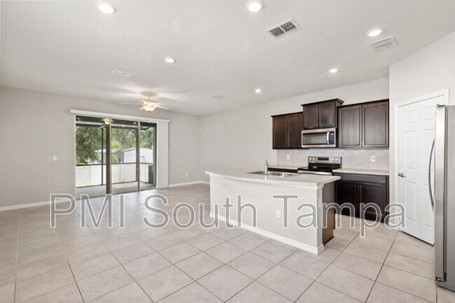 Foto del edificio - 5344 Sylvester Loop