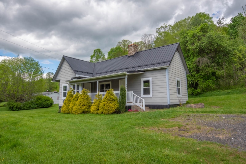 Primary Photo - 153 Station Dr