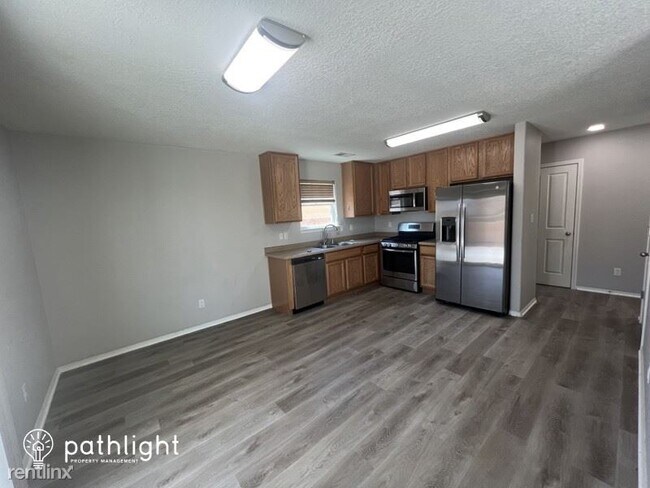 Foto del edificio - 3 br, 2.5 bath House - 3604 Buckaroo Road ...