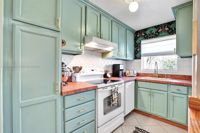 Building Photo - 300 Layne Blvd