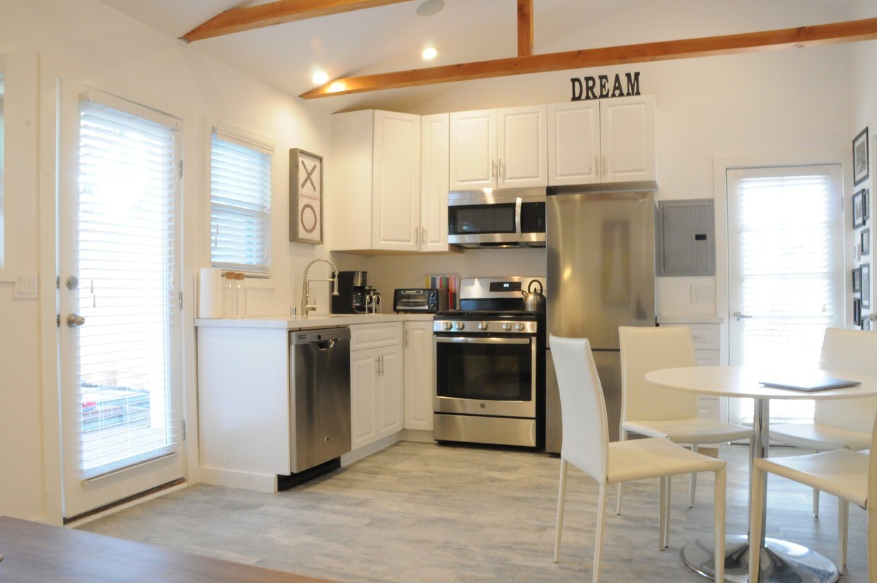 Foto principal - 2347 Ashland Ave