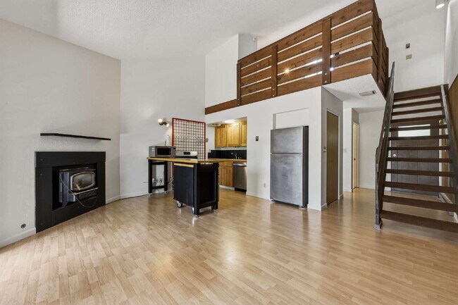 Foto del edificio - Well Located 2 Bed Condo