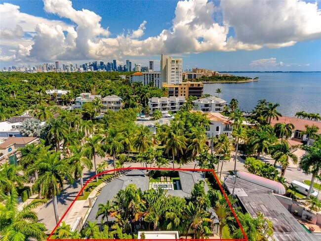 Building Photo - 1721 S Bayshore Ln