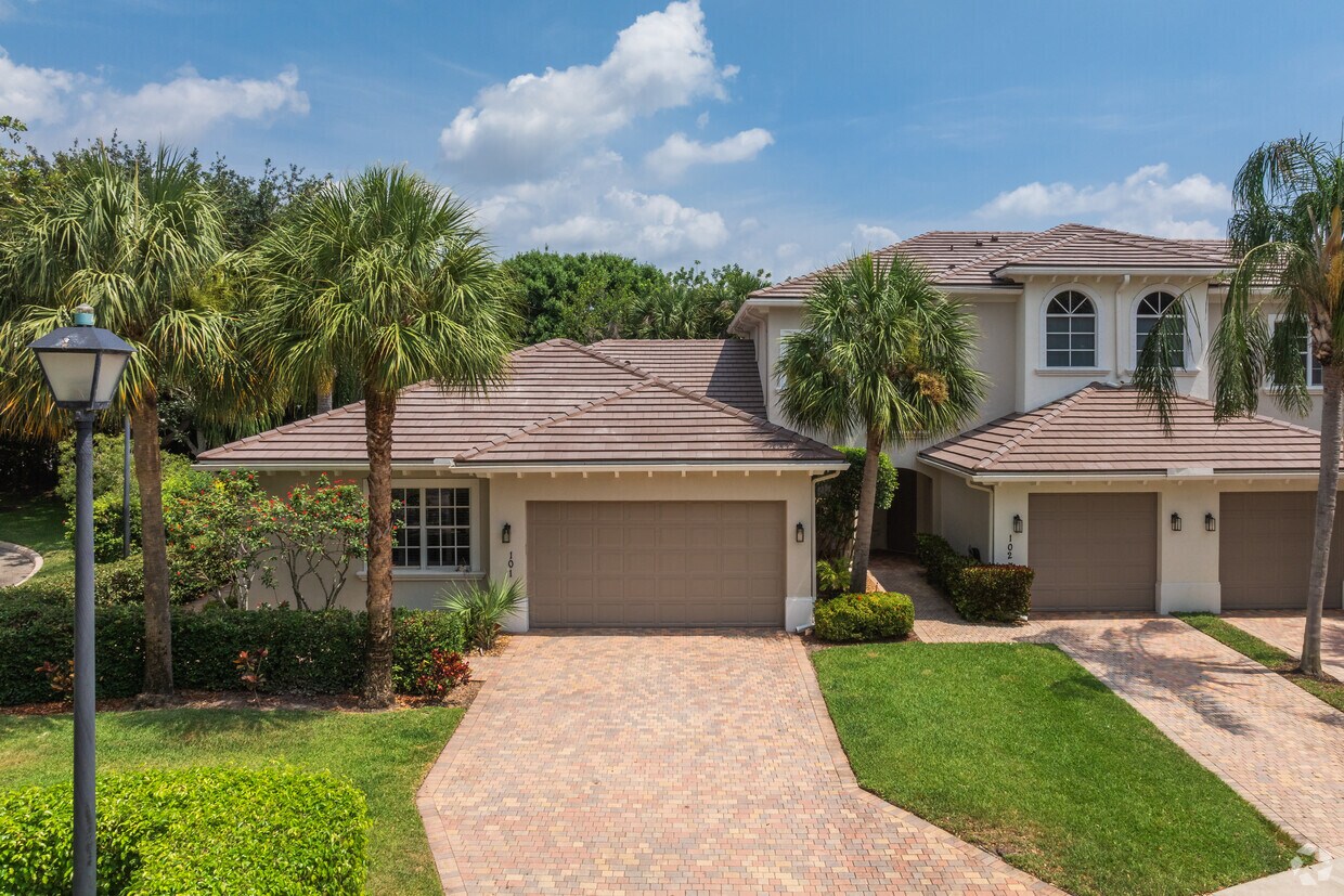 Entrance - Bella Verde