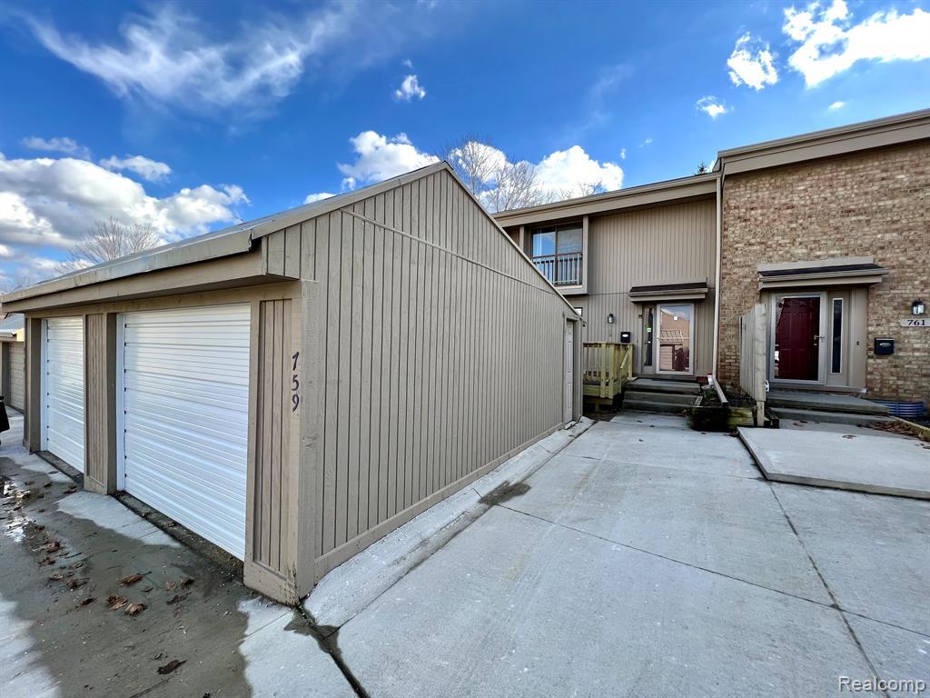 Primary Photo - 759 Oakbrook Ridge Dr