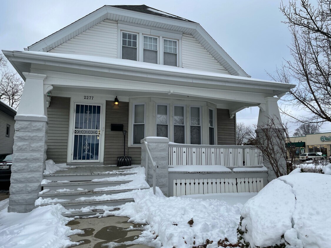 Primary Photo - 2277 N 61st St
