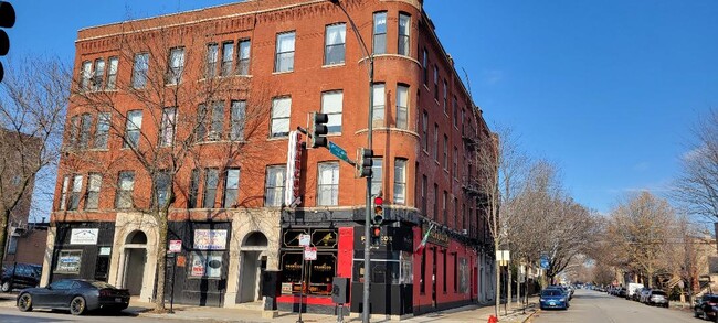 Building Photo - 300 W 31st St