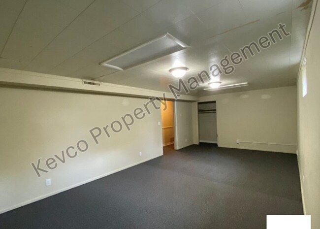 Foto del edificio - Incredibly Spacious House!