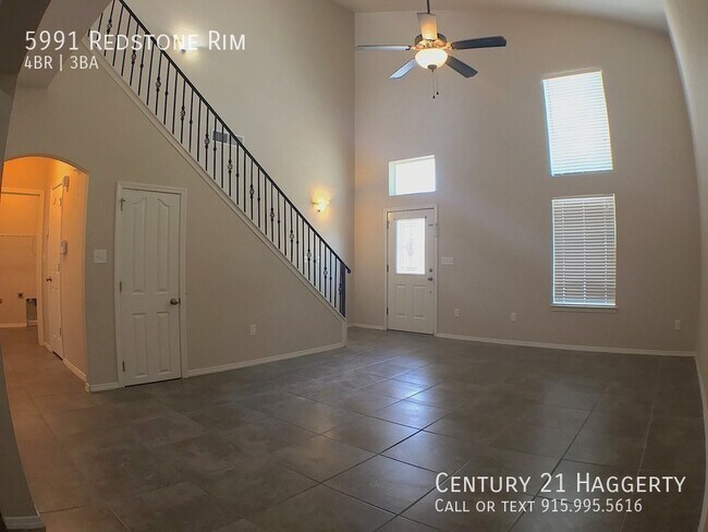 Building Photo - Spacious 4 Bedroom Refrig A/C Home