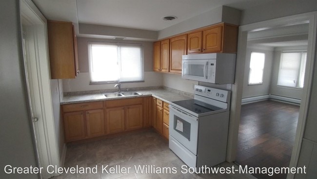 Building Photo - 4 br, 2 bath House - 1009 Renfield Road