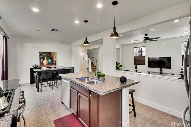 Building Photo - 2210 Salice Way