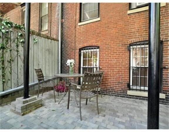 Foto del edificio - 104 Pembroke St