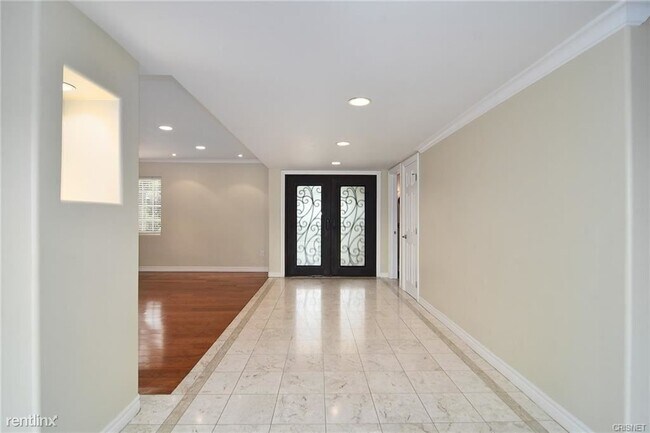 Building Photo - 5 br, 3.5 bath House - 19146 Gayle Pl