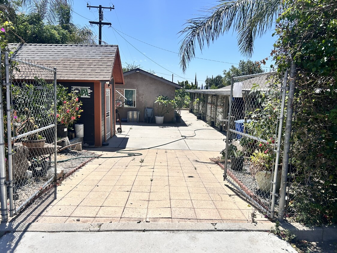 Foto principal - 5795 Kenwood Pl