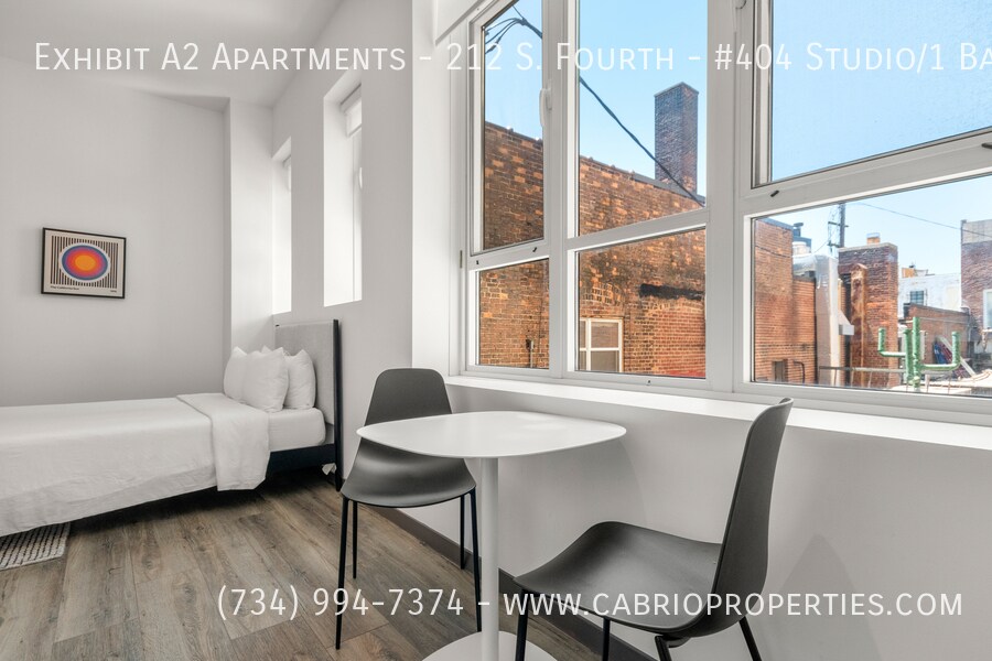 Building Photo - Exhibit A2 Apartments - 212 S. Fourth -#404 Studio/1 Bath