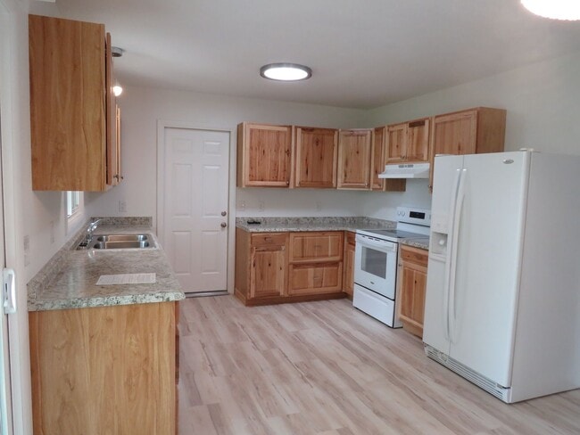 Building Photo - NEW, NEW, NEW!  4 Bedroom House in Billings Heights!