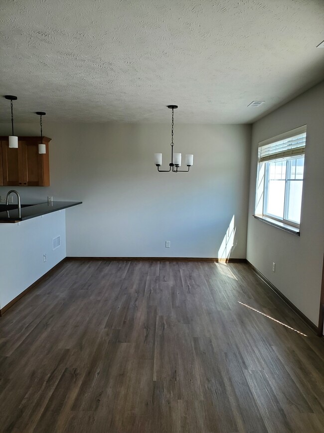 Foto del edificio - 859 W Desert Vis