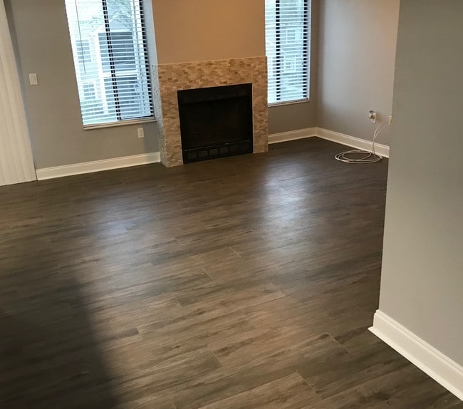 Building Photo - 549 Sun Ridge Pl