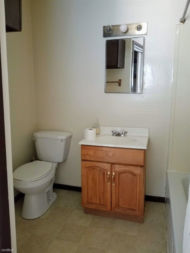 Building Photo - Studio, 1 bath Apartment - 3526 Louisa Street