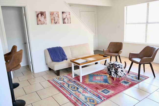 Foto del edificio - 1708-1710-1710 Horseshoe Cir