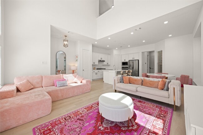 Foto del edificio - 19726 Curved Steel Dr