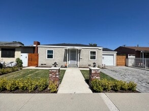 Building Photo - 14612 S Bahama Ave