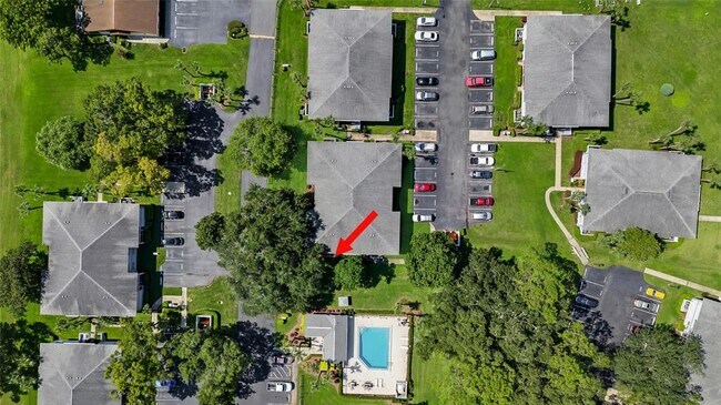 Foto del edificio - 588 Fairways Ln