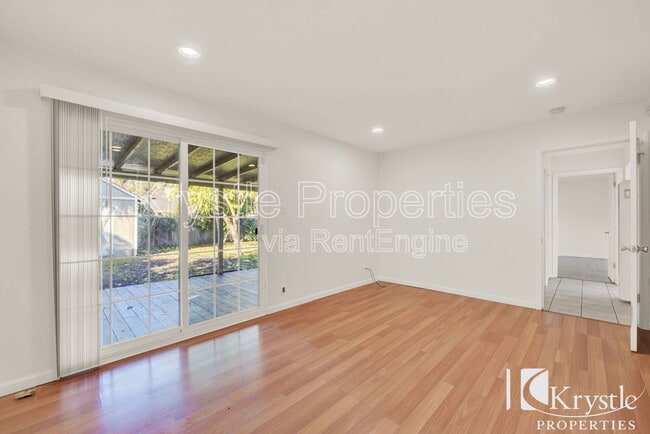 Foto del edificio - 1009 Heartwood Ave