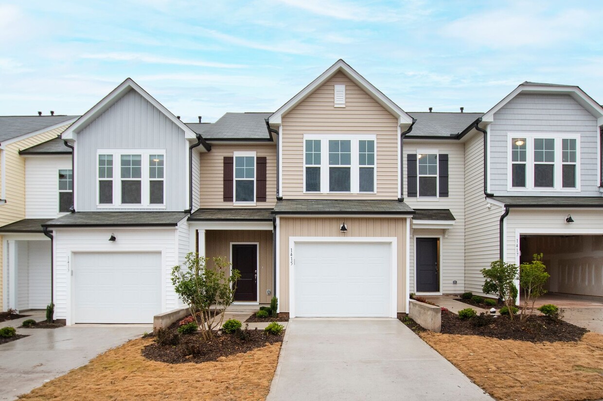 Foto principal - 1415 Smoky Mountains St