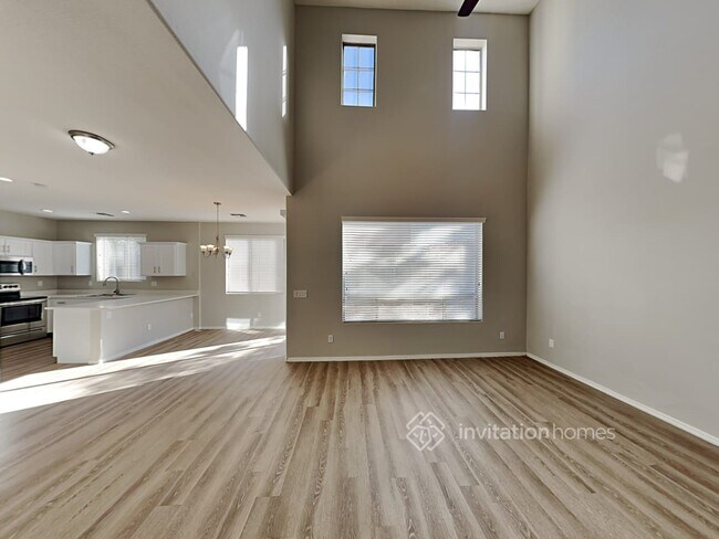 Building Photo - 1315 S Mansard