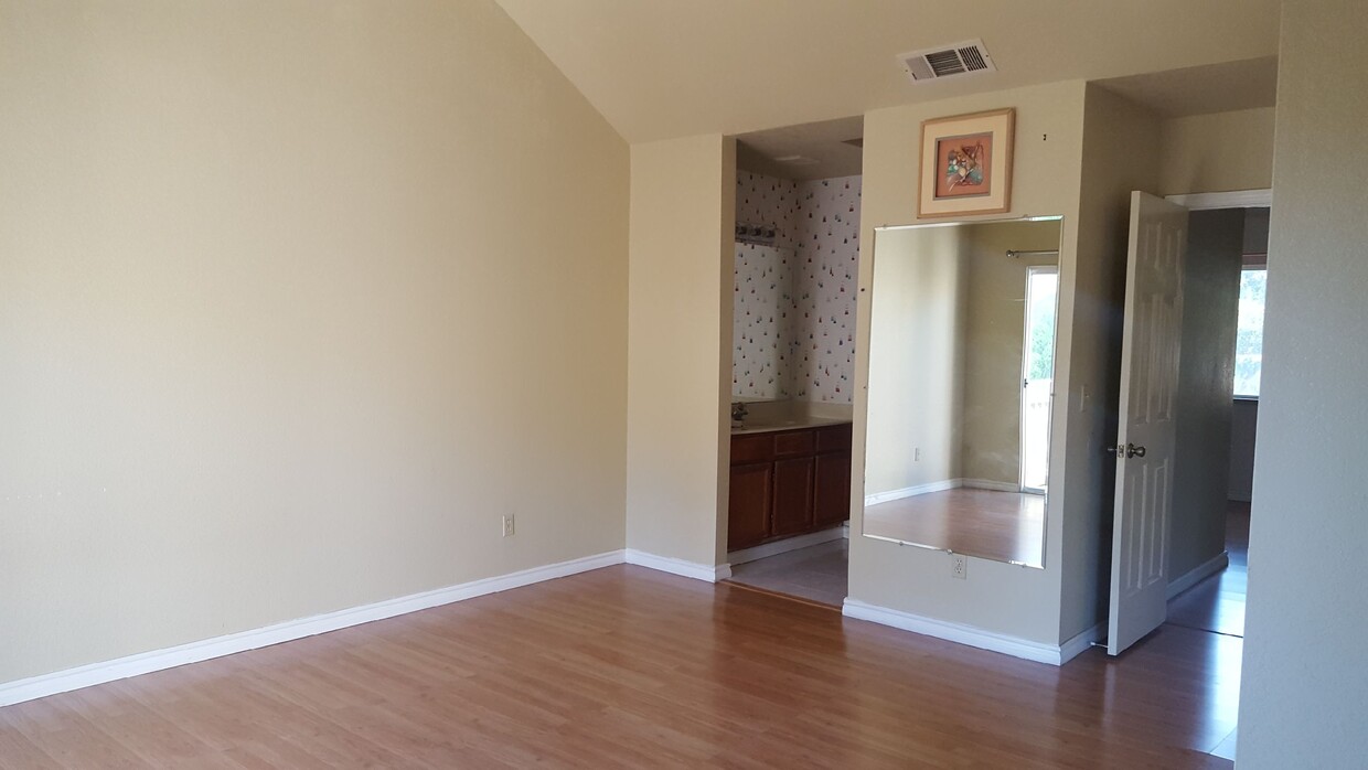 Master bedroom - 1078 Summerplace Dr