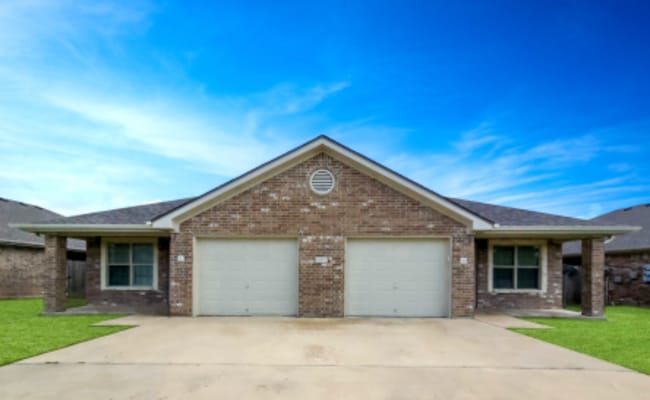 Building Photo - 4415 Brutus Ln