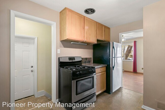 Building Photo - 2 br, 1.5 bath House - 7455 W 18th Avenue