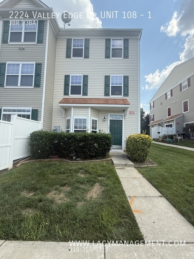 Building Photo - 2224 Valley Edge Dr