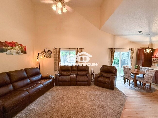 Building Photo - 13432 Cherry Ct