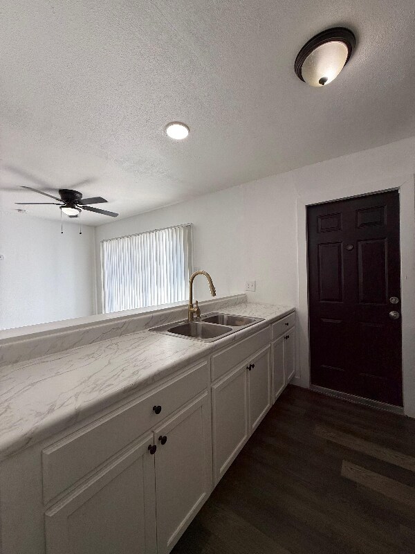 Foto del edificio - 538 Maddux St