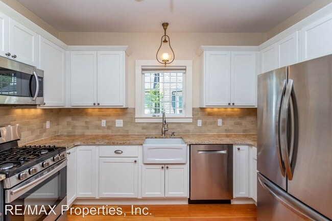 Building Photo - 3 br, 3 bath House - 1210 N. Weber Street