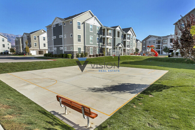 Building Photo - 73 W Silver Springs Dr