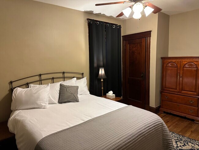 Foto del edificio - 2533 Valley View Ct