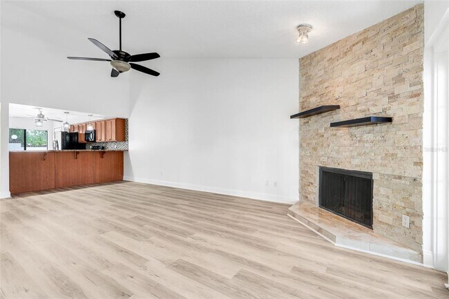 Foto del edificio - 962 Wildflower Way