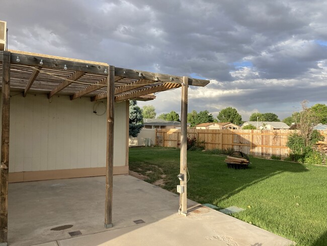 Building Photo - 160 Sunset Dr