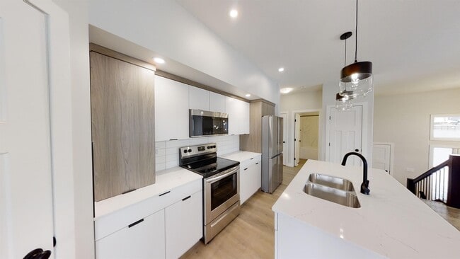 Photo du bâtiment - 13002-13106 106 St