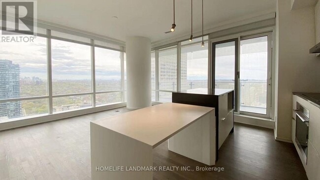 Building Photo - 1 Bloor St E