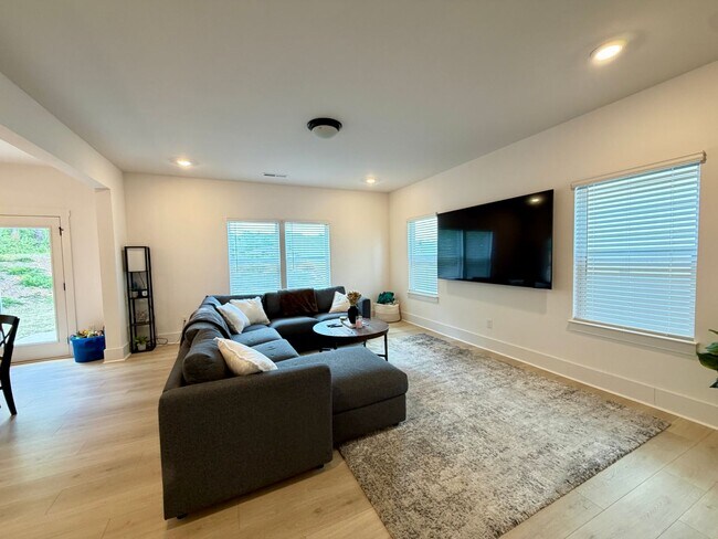 Foto del edificio - Mount Holly Home with Media Room, Office, and Wooded Privacy