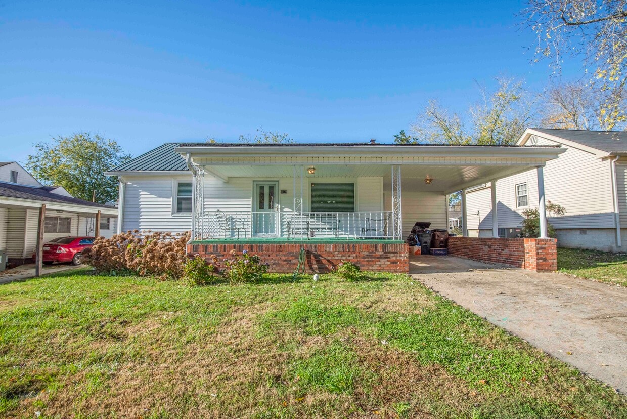110 Bussell Ferry Rd, Lenoir City, TN 37771 House Rental in Lenoir