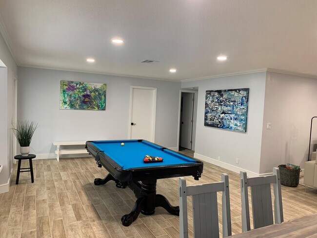 Foto del edificio - 725 Heron Dr