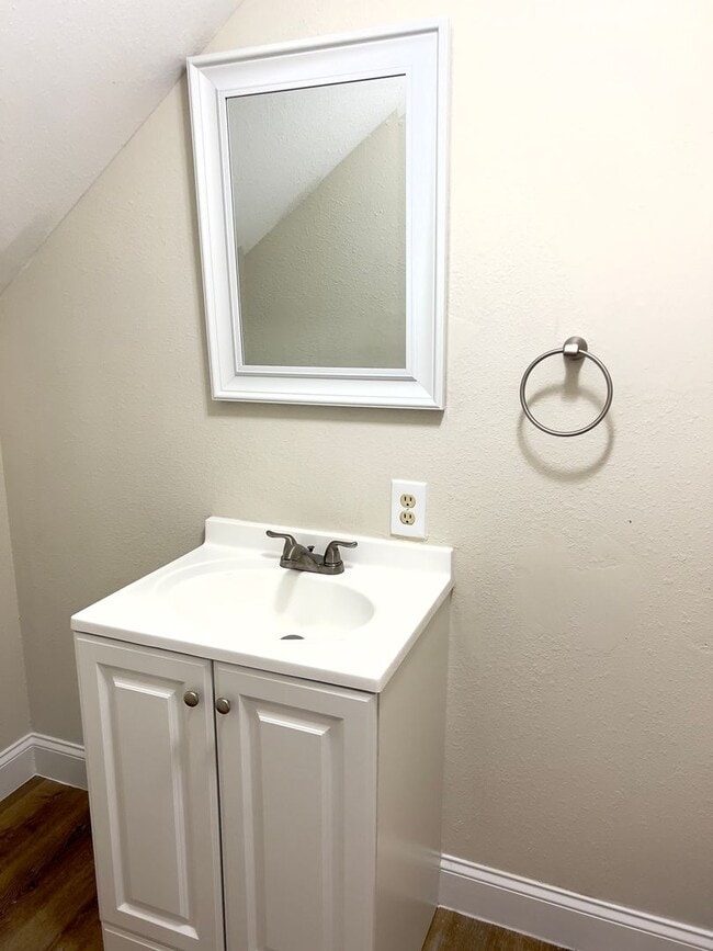 Building Photo - 56 Bell Rd