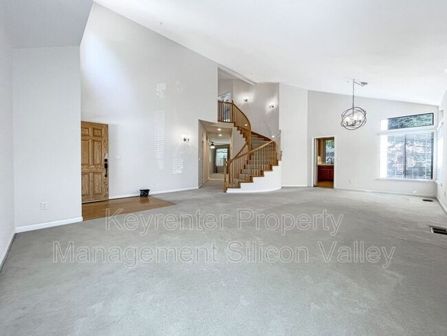 Building Photo - 16580 Trail Dr