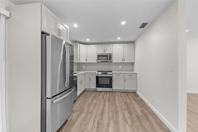 Building Photo - 908 Lighthouse Dr